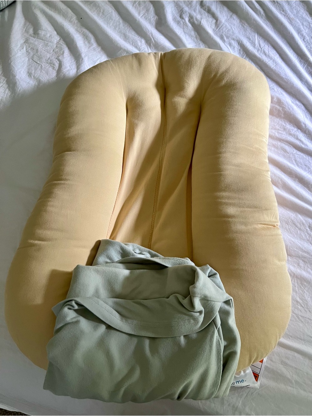 EUC snuggle me with removable washable cover